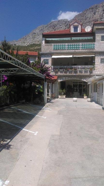 Apartment Danka Omiš Esterno foto